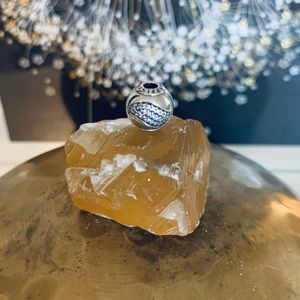 Pandora *Retired* Essence “Happiness” Charm